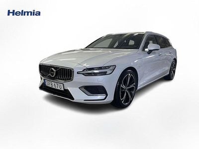 Begagnad Volvo V60 Core 253 HK (186 kW) 2022 Vit Kombi