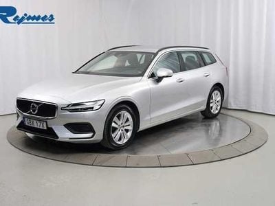 Begagnad Volvo V60 Momentum 197 HK (144 kW) 2022 Kombi