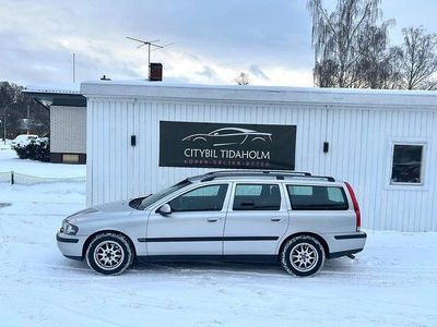 Ljusgrå Begagnad 2001 Volvo V70 Business Edition Kombi | 26 500 kr (Marknadspris)