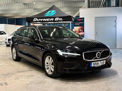 Svart Begagnad 2021 Volvo V60 Momentum Kombi | 239 900 kr (Marknadspris)