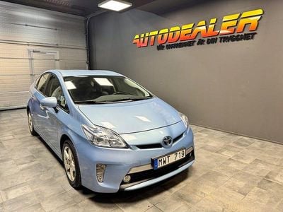 Begagnad Toyota Prius Plug-in Hybrid 136 HK (100 kW) 2012 Blå Halvkombi
