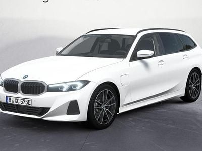 Ny BMW 330 Shadowline 2026 Vit Kombi