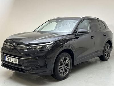 Svart Begagnad 2024 VW Tiguan Life SUV | 384 000 kr (Lite dyr)