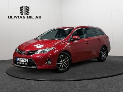 Röd Begagnad 2015 Toyota Auris Touring Sports Edition Kombi | 129 400 kr (Bra pris)