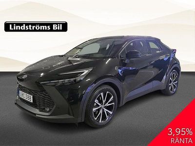 Svart Begagnad 2025 Toyota C-HR Style SUV | 354 900 kr (Marknadspris)