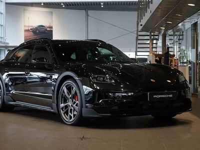 Svart Ny 2025 Porsche Taycan Cross Turismo Kombi | 1 479 800 kr