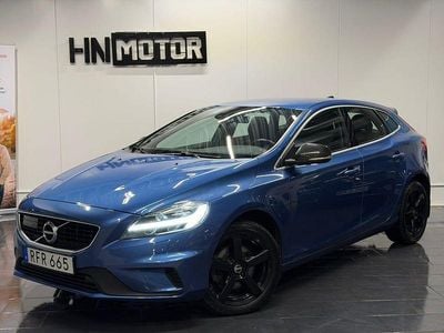 Blå Begagnad 2018 Volvo V40 R-Design Halvkombi | 159 900 kr (Marknadspris)