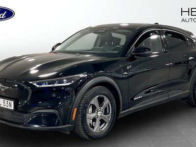 Svart Begagnad 2022 Ford Mustang Mach-E Standard Range SUV | 339 900 kr (Marknadspris)