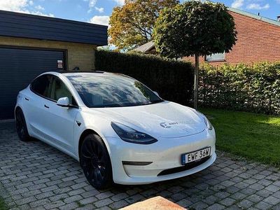 Vit Begagnad 2021 Tesla Model 3 Performance Sedan | 329 000 kr (Lite dyr)