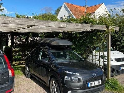 Svart Begagnad 2016 Citroën C4 Cactus PureTech Halvkombi | 50 000 kr (Superpris)