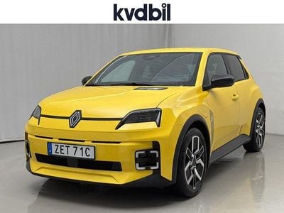 Gul metallic Begagnad 2025 Renault 5 E-Tech Techno Halvkombi | 339 000 kr (Superpris)