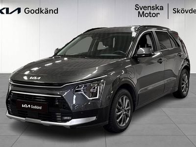Grå Begagnad 2023 Kia Niro Advance SUV | 349 200 kr (Marknadspris)