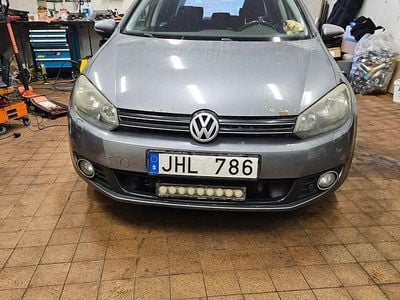 Begagnad VW Golf VI 102 HK (75 kW) 2011 Halvkombi