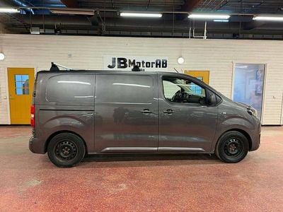 Grå Begagnad 2016 Toyota Proace Minibuss | 139 000 kr (Dyr)