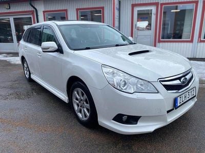 Begagnad Subaru Legacy 151 HK (111 kW) 2010 Vit Kombi