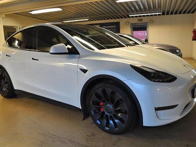 Vit Begagnad 2023 Tesla Model Y Long Range AWD SUV | 379 000 kr (Marknadspris)