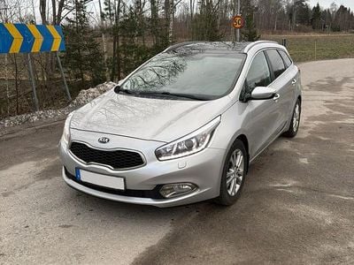 Begagnad Kia Ceed 135 HK (99 kW) 2014 Halvkombi