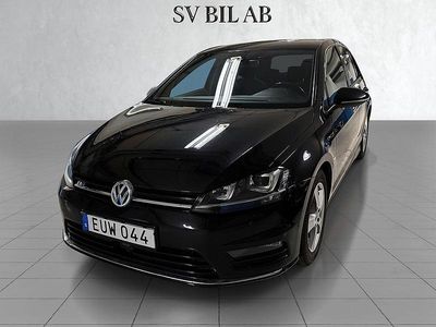 Begagnad VW Golf VII R-line 140 HK (102 kW) 2015 Svart Halvkombi