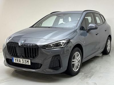 Begagnad BMW 225 Active Tourer M Sport 245 HK (180 kW) 2024 Grå Minibuss