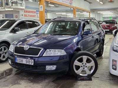 Mörkblå Begagnad 2006 Skoda Octavia Kombi | 29 999 kr (Marknadspris)
