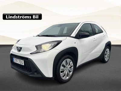 Vit Begagnad 2023 Toyota Aygo X Play SUV | 144 900 kr (Marknadspris)