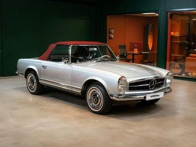 Silver Begagnad 1965 Mercedes 230 Cab | 1 199 900 kr