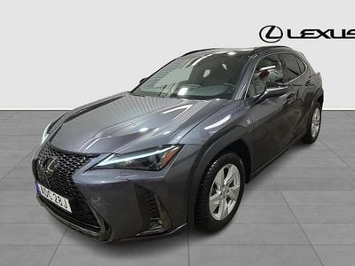 Begagnad Lexus UX 250h Sport Design Packet 186 HK (136 kW) 2023 Grå SUV