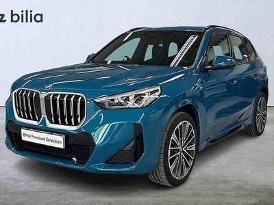 Blå Begagnad 2025 BMW X1 Shadowline SUV | 549 900 kr (Marknadspris)