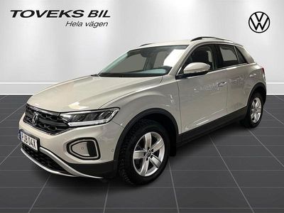 Grå Begagnad 2023 VW T-Roc Life SUV | 264 900 kr (Marknadspris)