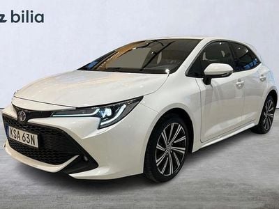 Begagnad Toyota Corolla Hybrid Style 124 HK (91 kW) 2022 Vit Halvkombi