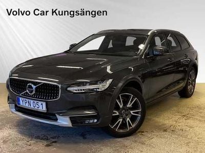 Grå Begagnad 2018 Volvo V90 CC Kombi | 329 900 kr (Marknadspris)