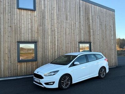 Vit Begagnad 2016 Ford Focus ST-Line Kombi | 89 900 kr (Marknadspris)
