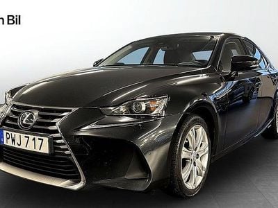 Svart Begagnad 2018 Lexus IS300h Sedan | 219 900 kr (Marknadspris)