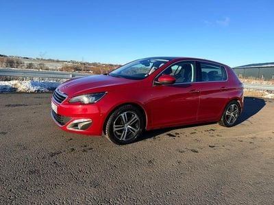 Röd metallic Begagnad 2013 Peugeot 308 Halvkombi | 59 000 kr (Marknadspris)