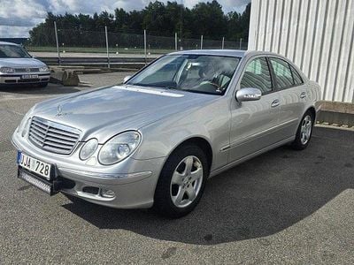 Begagnad Mercedes E240 177 HK (130 kW) 2003 Silver Sedan