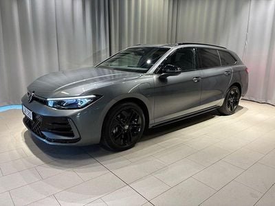 Mörkgrå (grå) Begagnad 2025 VW Passat R-line Kombi | 484 700 kr