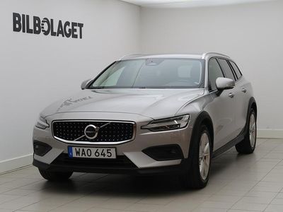 Silver Begagnad 2024 Volvo V60 CC Core Kombi | 409 800 kr (Marknadspris)