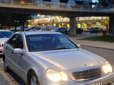 Begagnad Mercedes C200 163 HK (119 kW) 2002