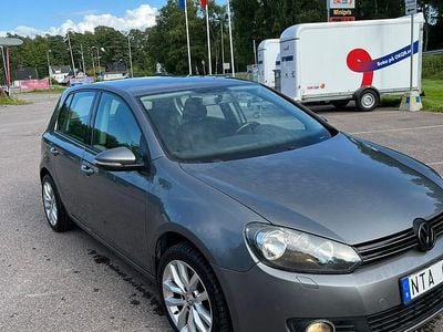 Begagnad VW Golf VI 102 HK (75 kW) 2011 Halvkombi
