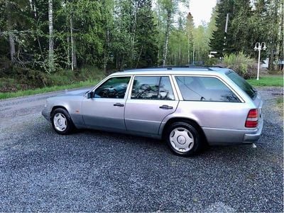 Begagnad 1996 Mercedes E250 Kombi | 69 000 kr