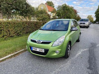 Begagnad Hyundai i20 Premium 78 HK (57 kW) 2012 Grön Halvkombi