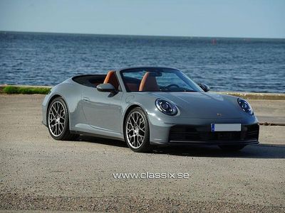 Grå Begagnad 2024 Porsche 911 Carrera Cabriolet Cab | 1 860 000 kr