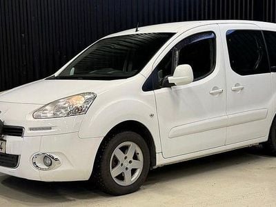 Vit Begagnad 2014 Peugeot Partner Tepee Minibuss | 74 900 kr