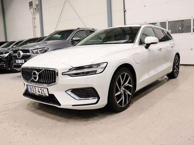 Begagnad Volvo V60 Inscription 392 HK (288 kW) 2021 Vit Kombi