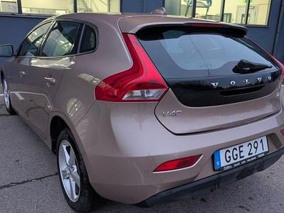 Begagnad 2016 Volvo V40 Halvkombi | 110 000 kr
