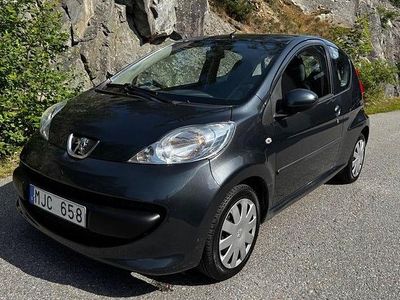 Grå Begagnad 2008 Peugeot 107 Halvkombi | 32 900 kr (Marknadspris)
