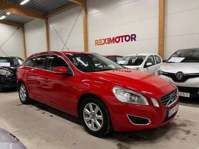 Begagnad Volvo V60 Momentum 150 HK (110 kW) 2011 Röd Kombi
