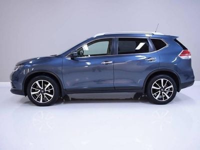 Mörkblå Begagnad 2017 Nissan X-Trail SUV | 139 900 kr (Marknadspris)