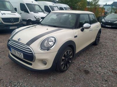 Vit Begagnad 2015 Mini Cooper Halvkombi | 89 900 kr