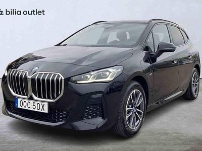 Svart Begagnad 2025 BMW 225 Active Tourer Comfort Edition Minibuss | 399 900 kr (Marknadspris)